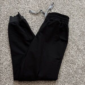 Figs Black Women's Elastic-Waist Joggers uman